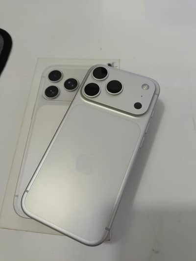 iPhone 17pro 256 physical+e both sim time available