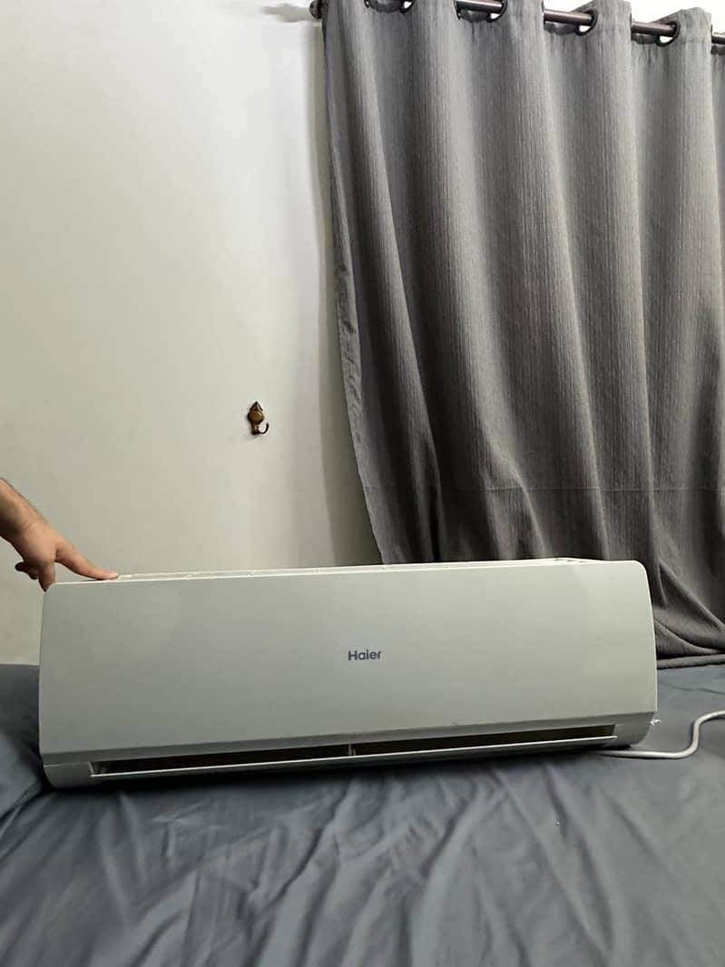 haier split AC 1 ton. 0