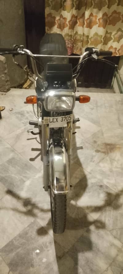 cd 70 2012 ka 12 month ki  13 ka sticker ha