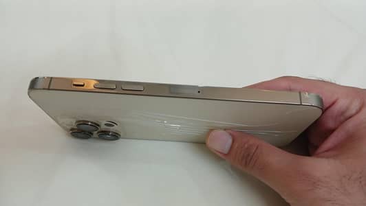 Iphone 14 pro max back glass broken