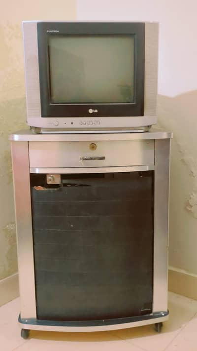tv with trolly