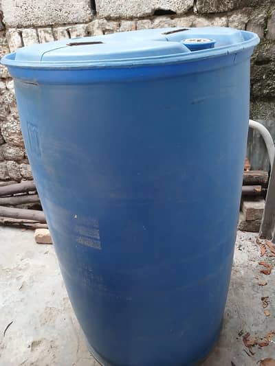 plastic drum full size in good condition