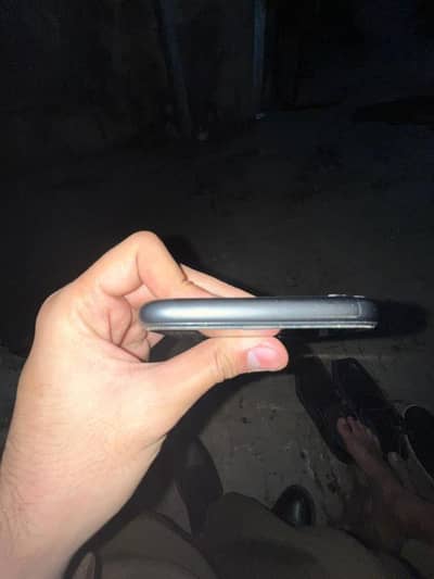 I phone 11 jv 64 77battery health all original condition 10/9
