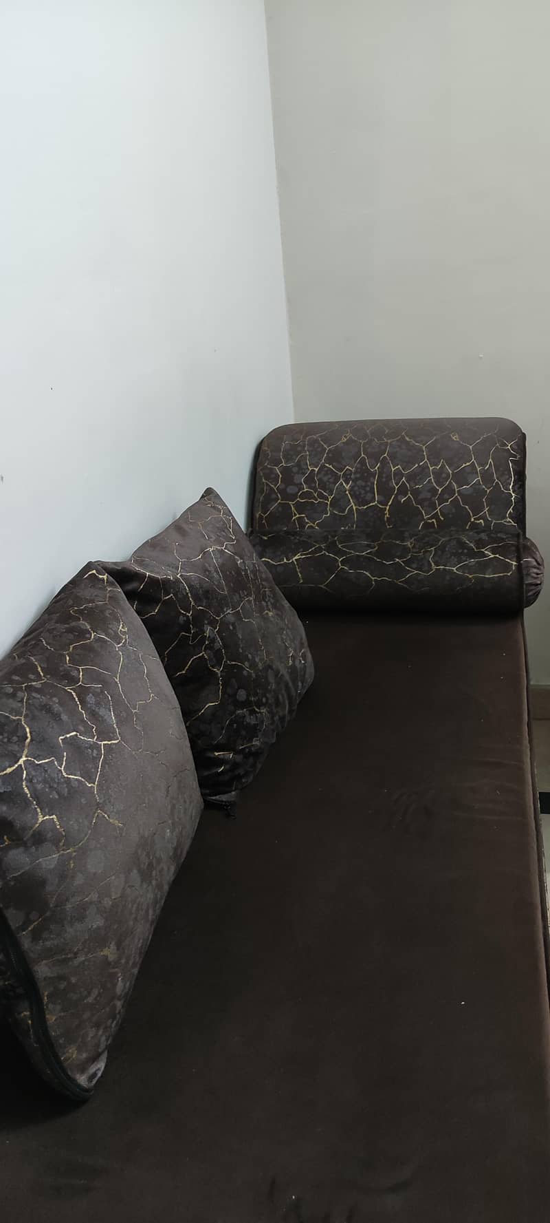 sethi sofa 1