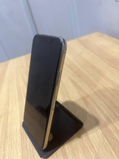 iPhone Xs 64GB official PTA proved e sim+ bh75%