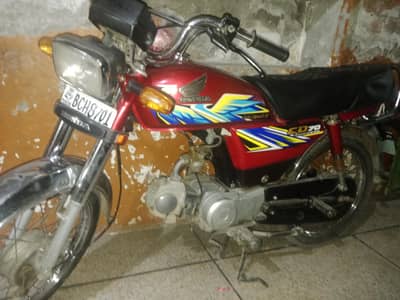 10,000 KMs driven motorcycle 70CD