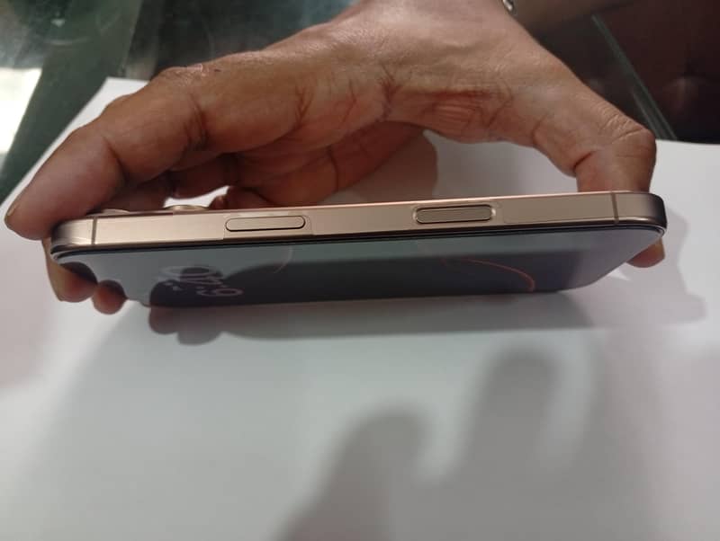 iphone 16 pro 5