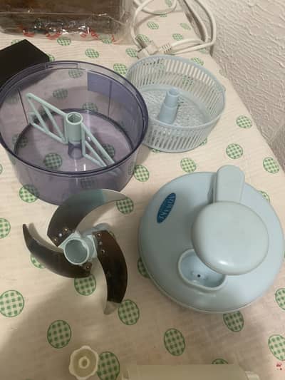 Manual hand food chopper