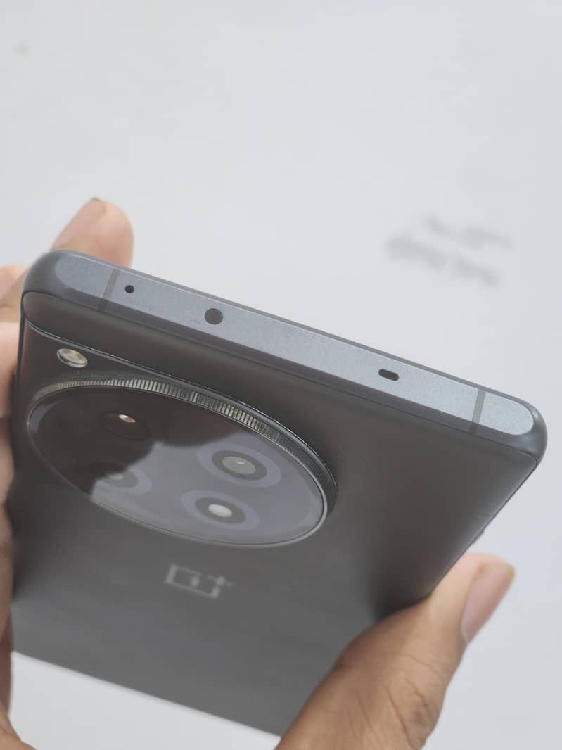 Oneplus Ace 3 4