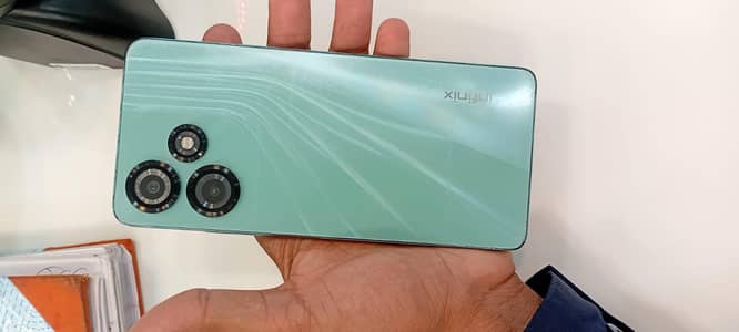 Infinix Hot 30 (8/128)