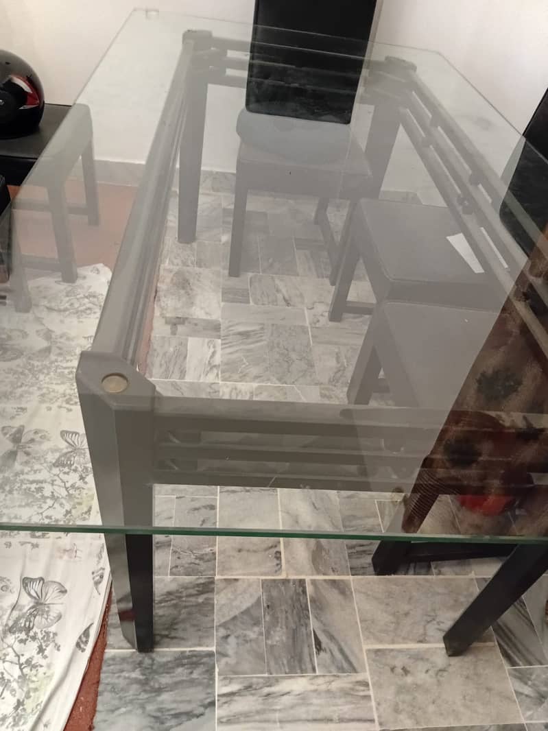 Dinning table 0