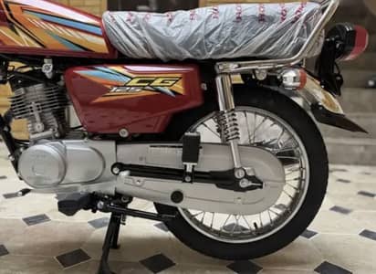 Honda 125 Red colour