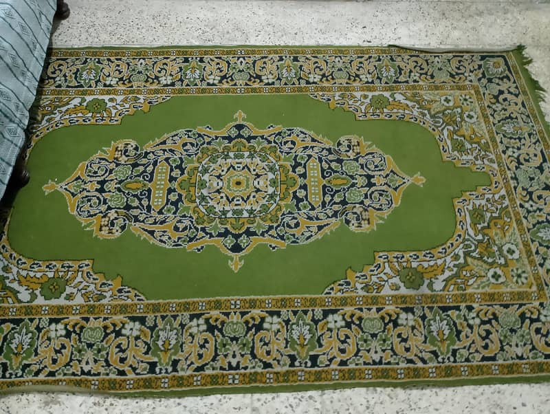 centre carpet 0