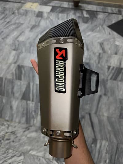 Akrapovic shark new