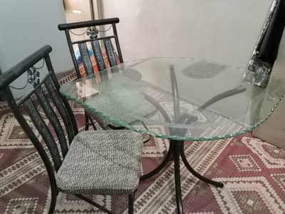 4 chair and 1 Daining table