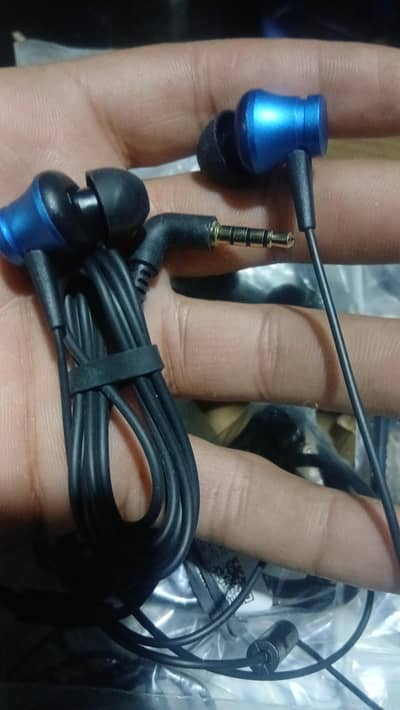 03254854065 Mix Handfree SALE  60 piece
