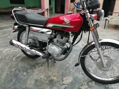 Honda 125 CG motorcycle for sale hai sir 2022 model hai 0329/8296/756