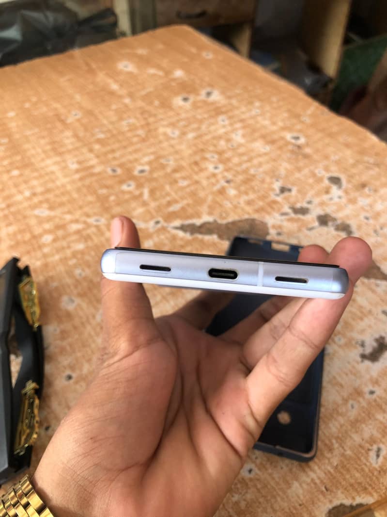 google pixel 7A 8/128 5