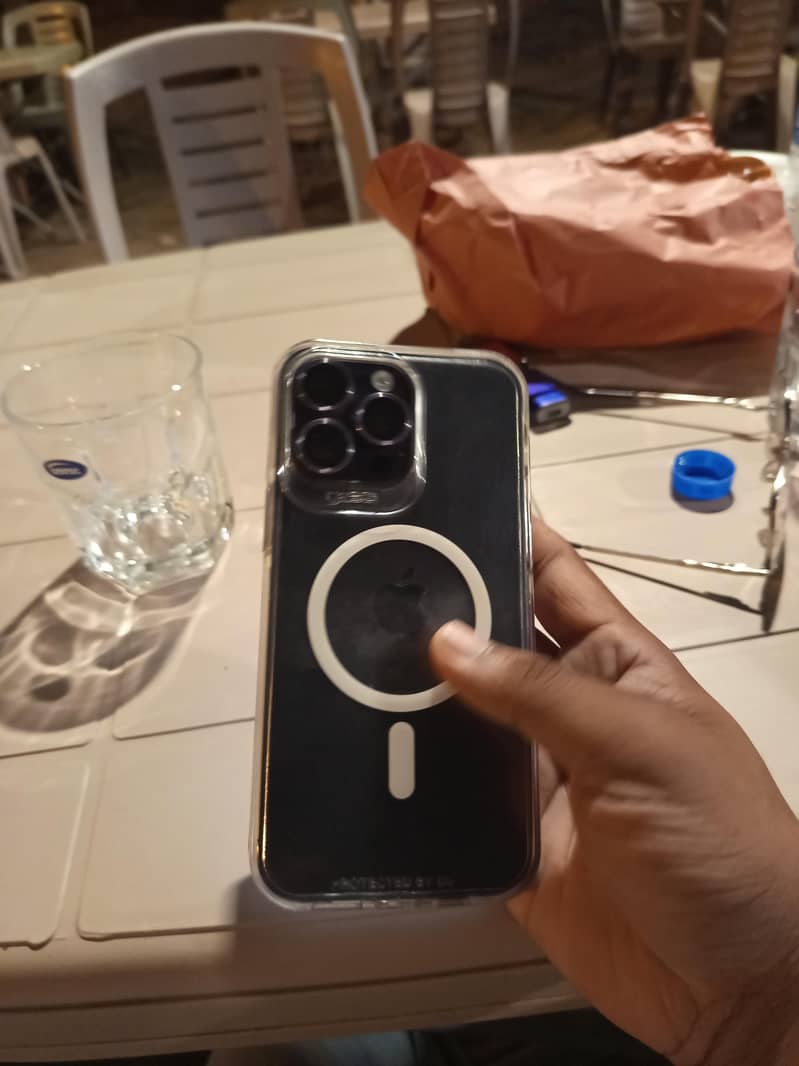 iPhone 14 pro max 2