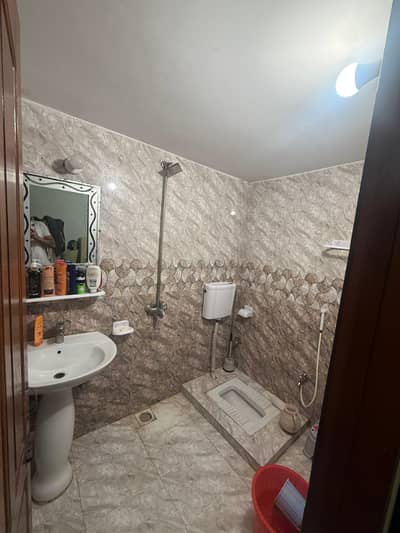 G 13.7 Marla House available for sale