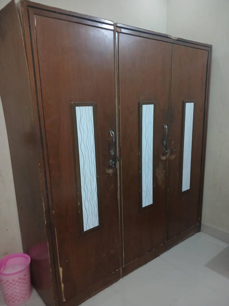 Bed, 2 side tables, dressing,  wardrobe 0