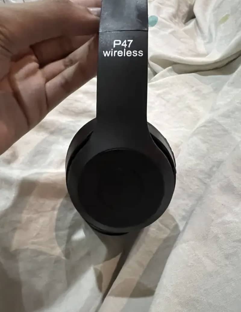 P47 WIRELESS HEADPHONE 2