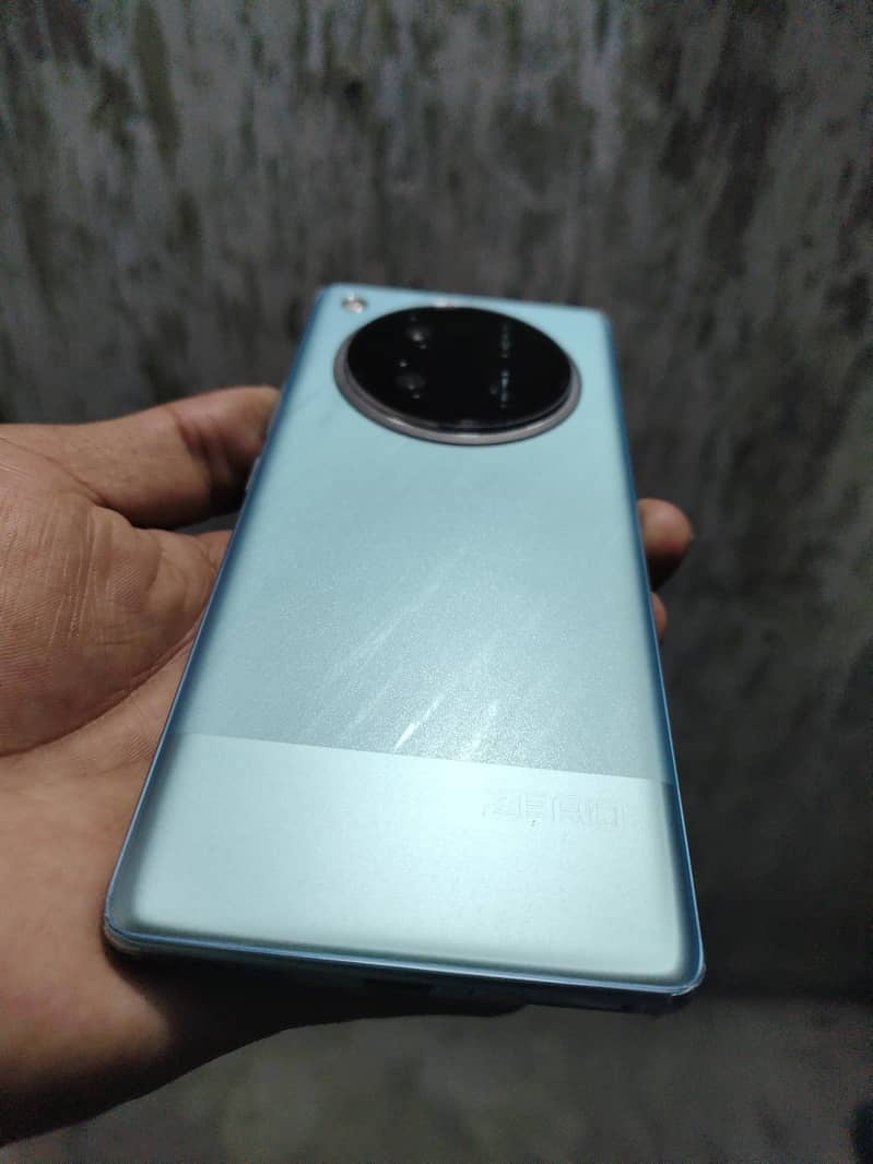 Infinix zero 40 1