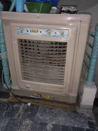 I want sell Air cooler 10/8 condition  . plastic Body