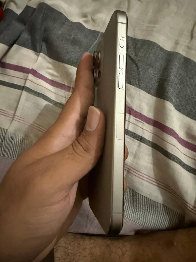 iPhone 15 pro max 2