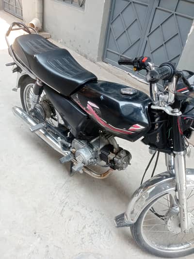 HERO CD70
