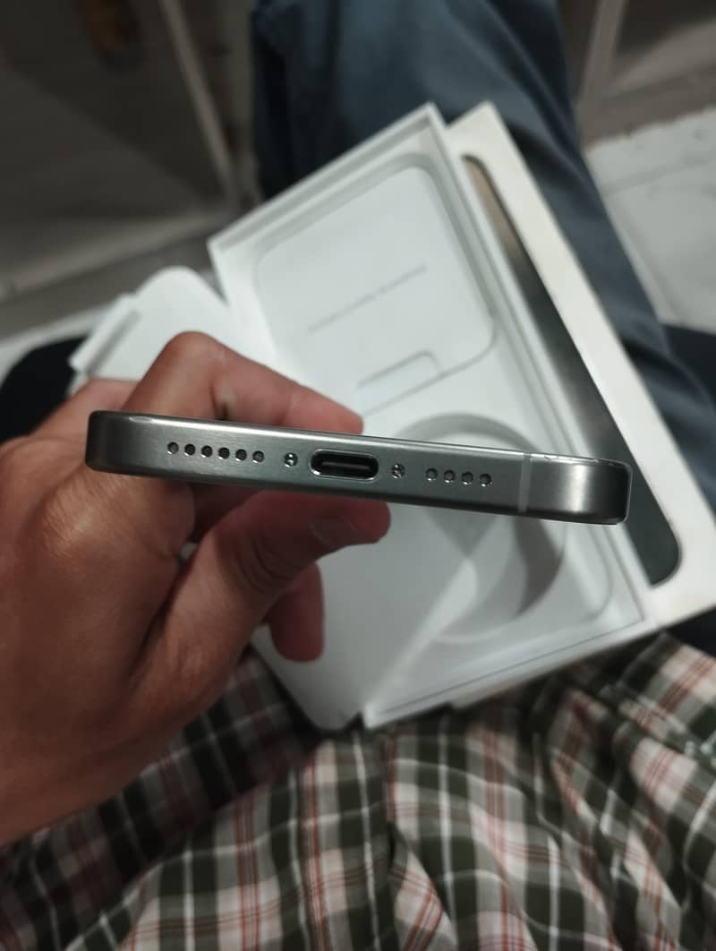 15 pro max 4