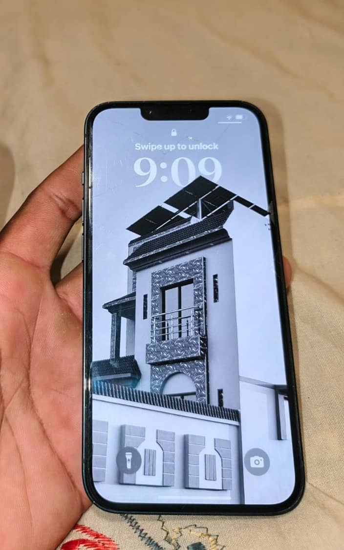Apple iPhone 14 4