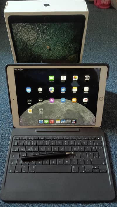Apple Ipad Pro 10.5" 256 GB With Box + Keyboard + Pencil &  Charger