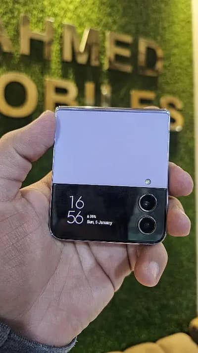 Samsung Mobile Z Flip 4 for sale/6543