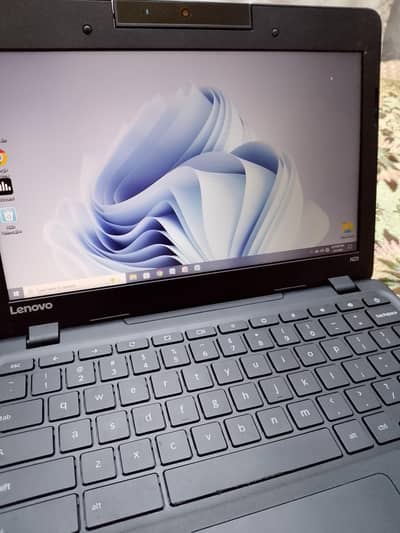 Lenovo N23 Chromebook Rotatable camera