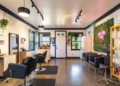 Need fresh female staff spa saloon