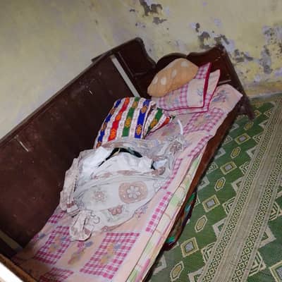 2 Single Bed For Sale Need Urgent Cash Contact Number 03407825906