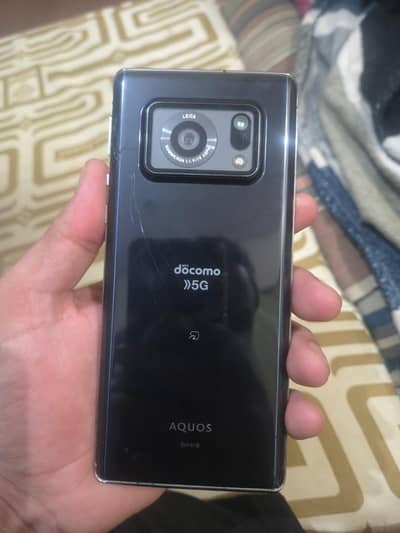 Aquos R6