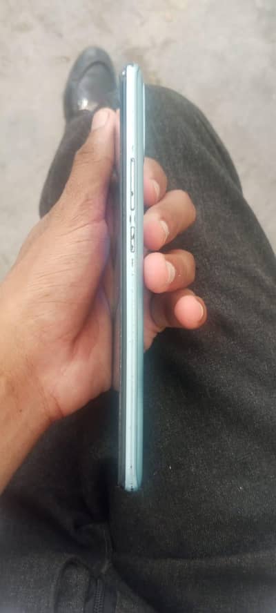 Infinix Hot 10 play 4/64 6000mah bantry urgent sale All ok