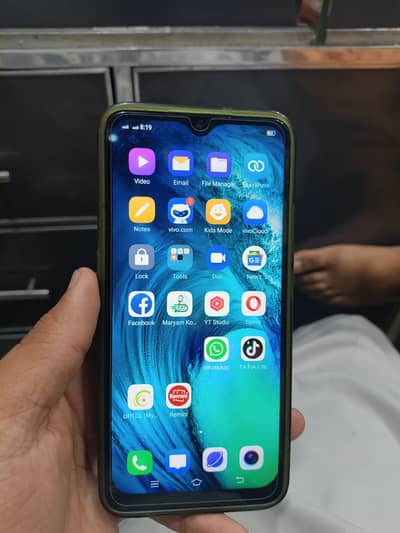 vivo S1 4+1 Ram memory 128 condition 08/10 panel change
