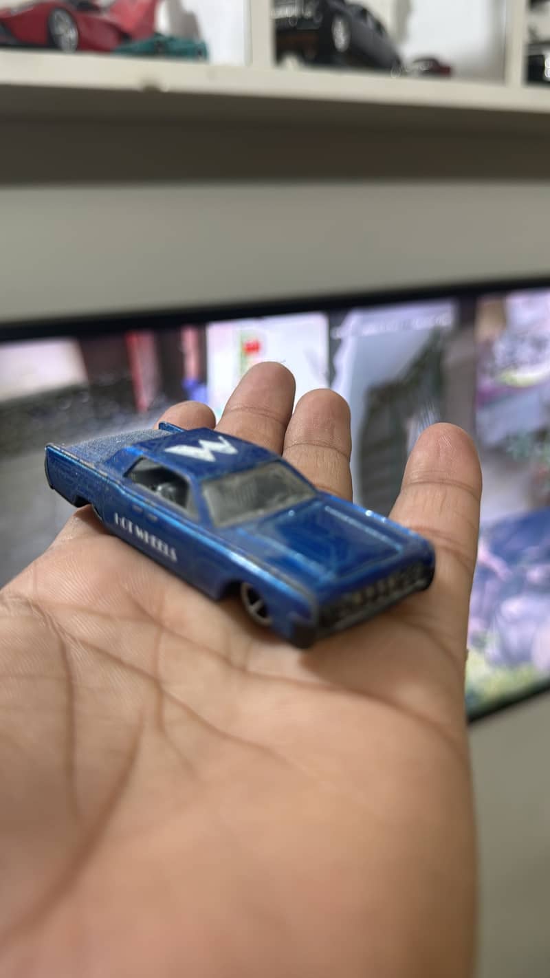 Hot wheels 8