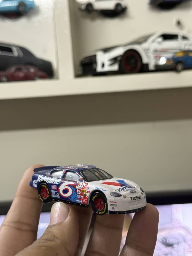 Hot wheels 13