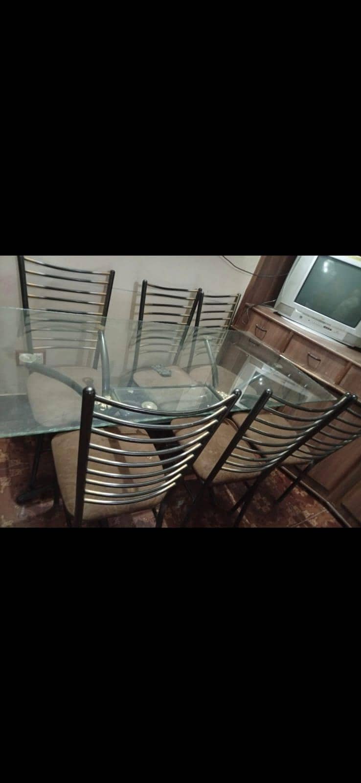 Dining table 0