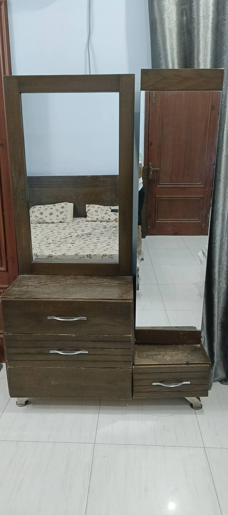 dressing table 1