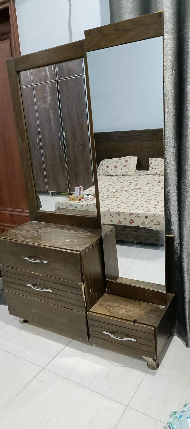 dressing table 7