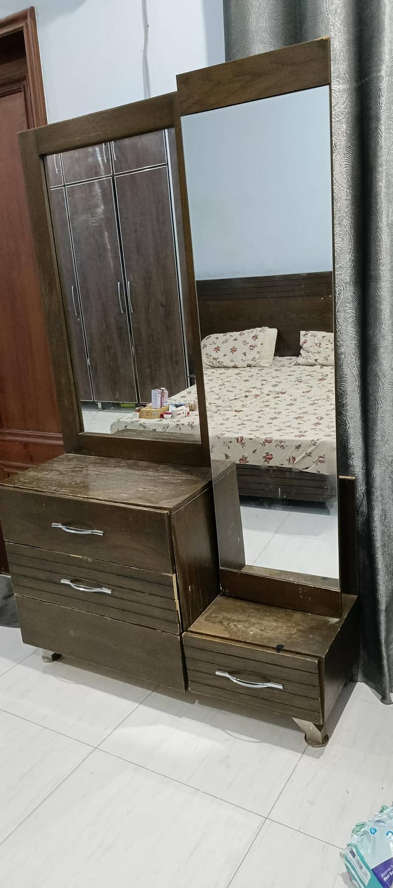 dressing table 8