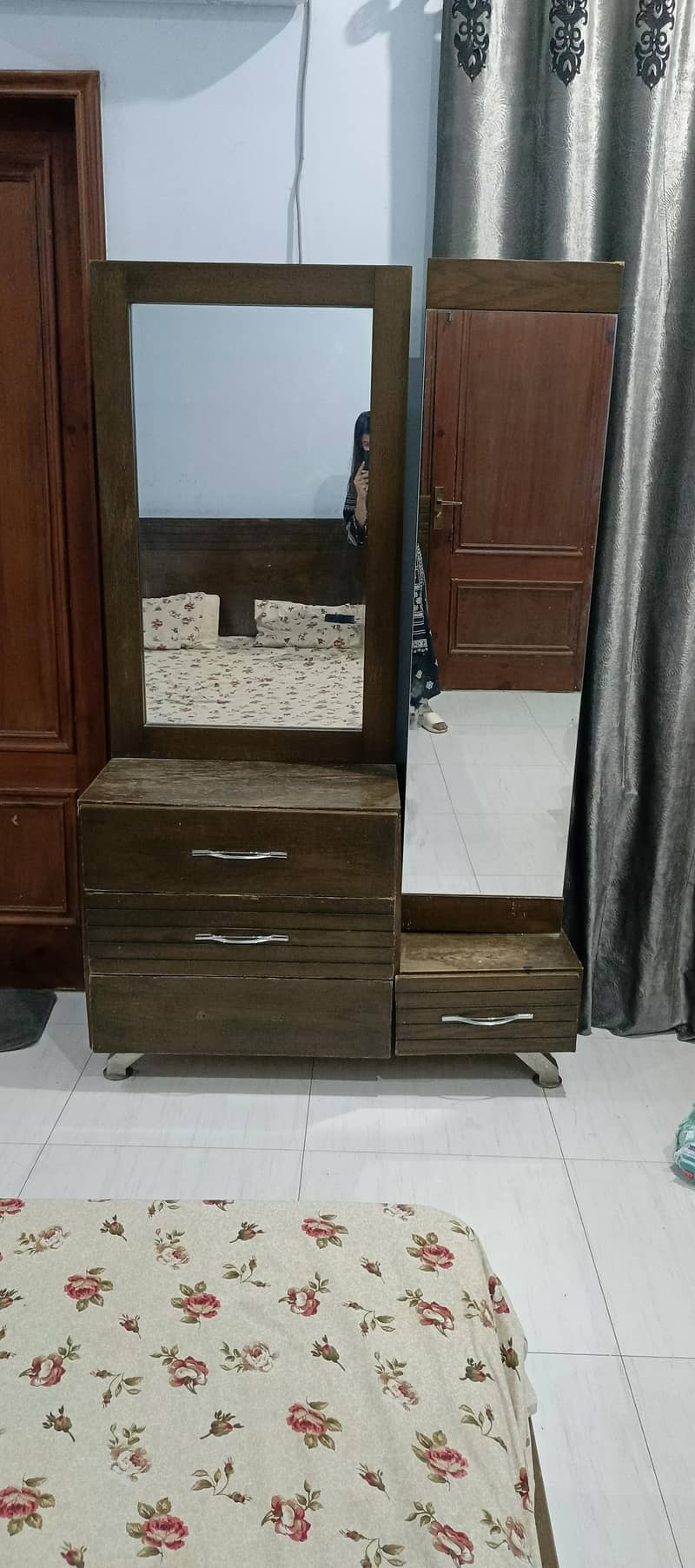 dressing table 9