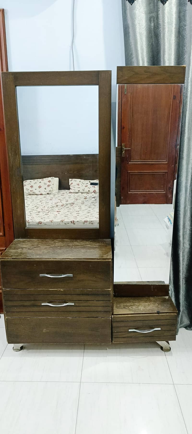 dressing table 10