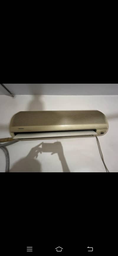 ac model purana h mgr use nhi huwa original gas h pipe tamby ka h