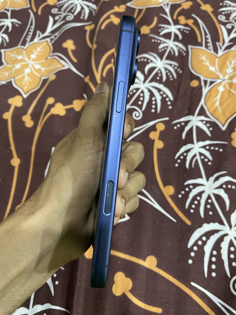 IPHONE 17 pro max 3